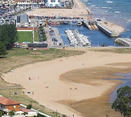 El Bodegon De Luis Hotel Hinojedo Bagian luar foto