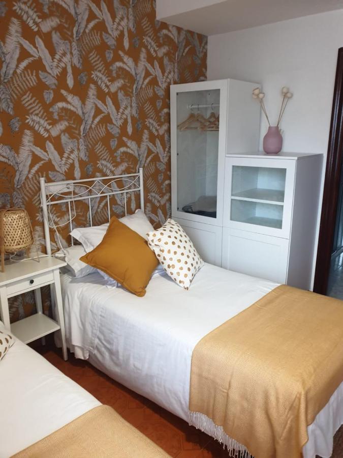 El Bodegon De Luis Hotel Hinojedo Bagian luar foto