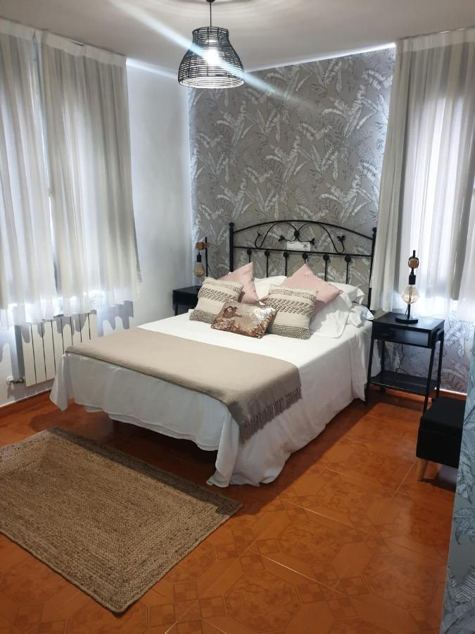 El Bodegon De Luis Hotel Hinojedo Bagian luar foto